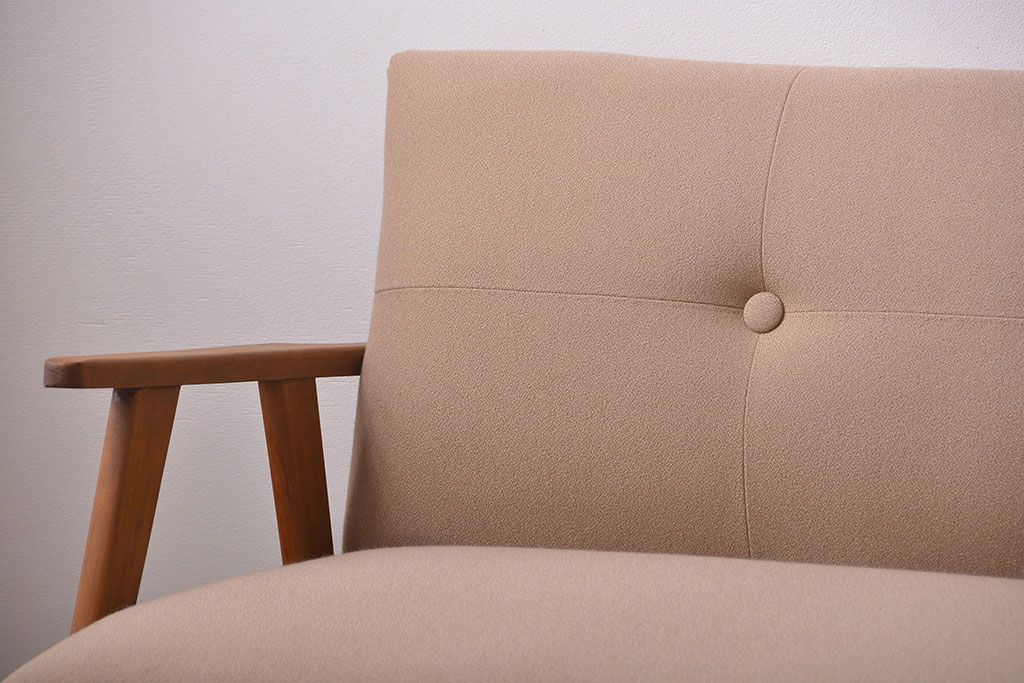 アンティーク家具　シンプルな2.5人掛けソファ