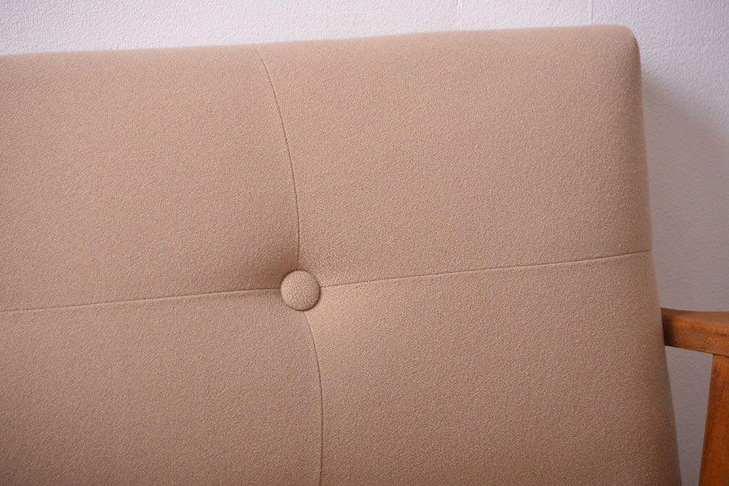 アンティーク家具　シンプルな2.5人掛けソファ