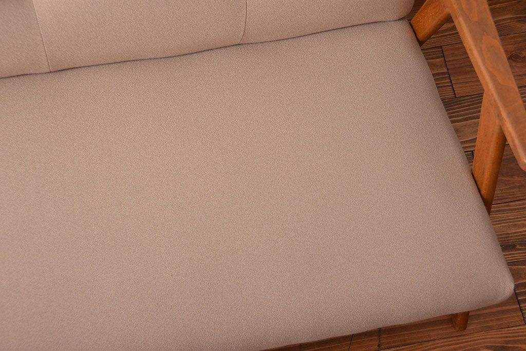 アンティーク家具　シンプルな2.5人掛けソファ