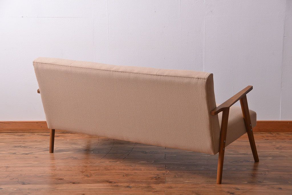 アンティーク家具　シンプルな2.5人掛けソファ