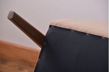 アンティーク家具　シンプルな2.5人掛けソファ