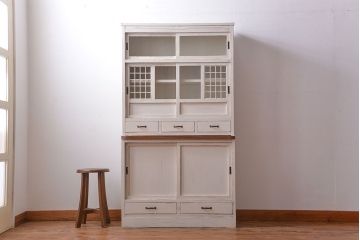 アンティーク家具　アンティークペイント　お洒落な食器棚