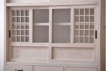 アンティーク家具　アンティークペイント　お洒落な食器棚