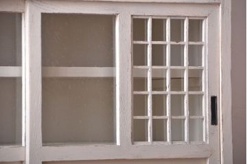 アンティーク家具　アンティークペイント　お洒落な食器棚
