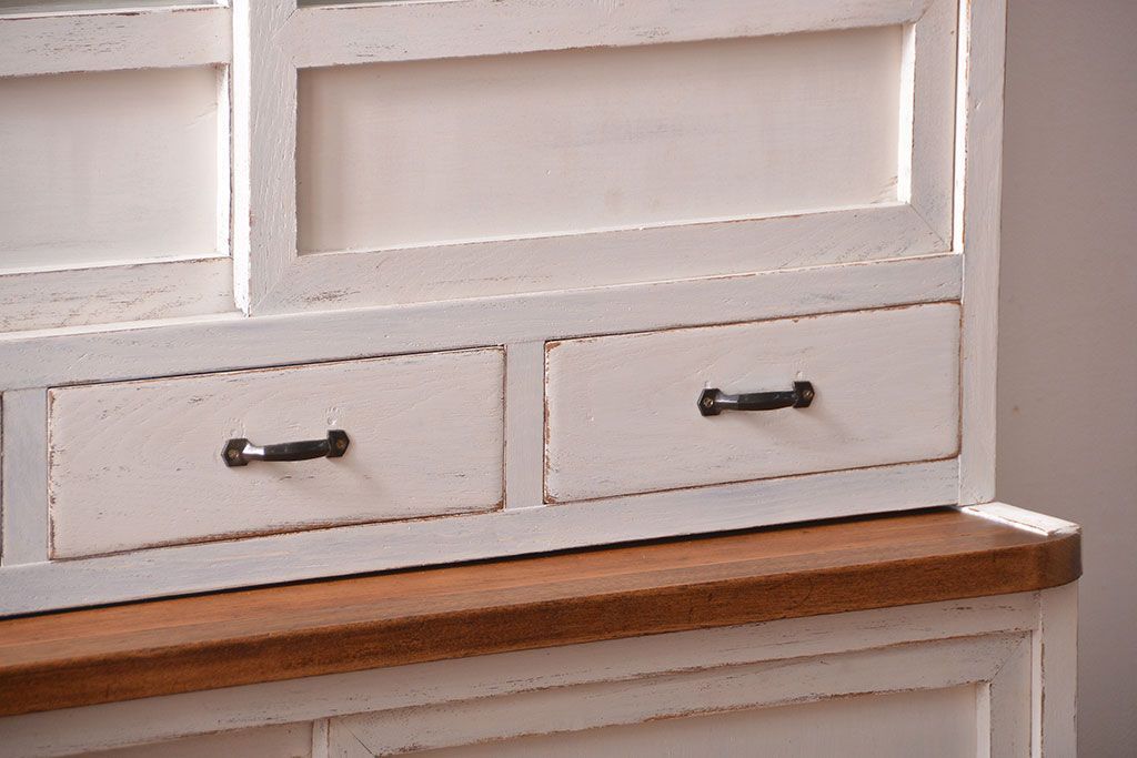 アンティーク家具　アンティークペイント　お洒落な食器棚