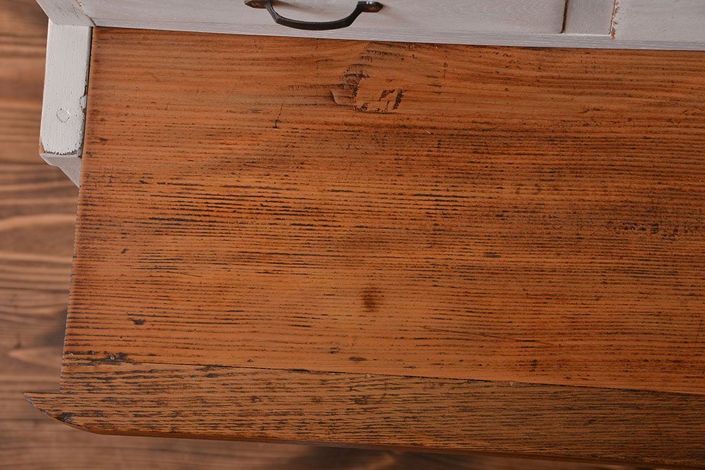 アンティーク家具　アンティークペイント　お洒落な食器棚