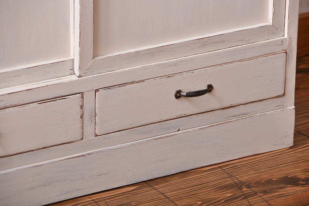 アンティーク家具　アンティークペイント　お洒落な食器棚