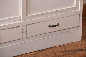 アンティーク家具　アンティークペイント　お洒落な食器棚