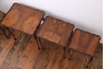 アンティーク家具　イギリスアンティーク バールウォルナット天板ネストテーブル