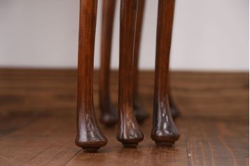 アンティーク家具　イギリスアンティーク バールウォルナット天板ネストテーブル