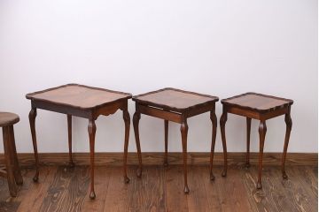 アンティーク家具　イギリスアンティーク バールウォルナット天板ネストテーブル