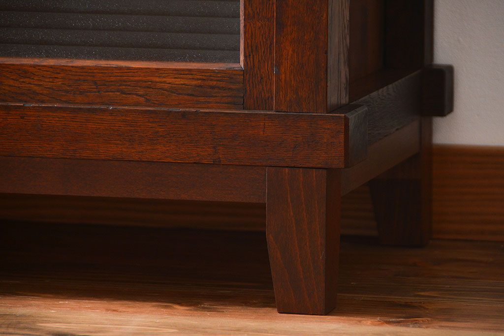 アンティーク家具　アンティーク　前面ナラ材脚付き戸棚