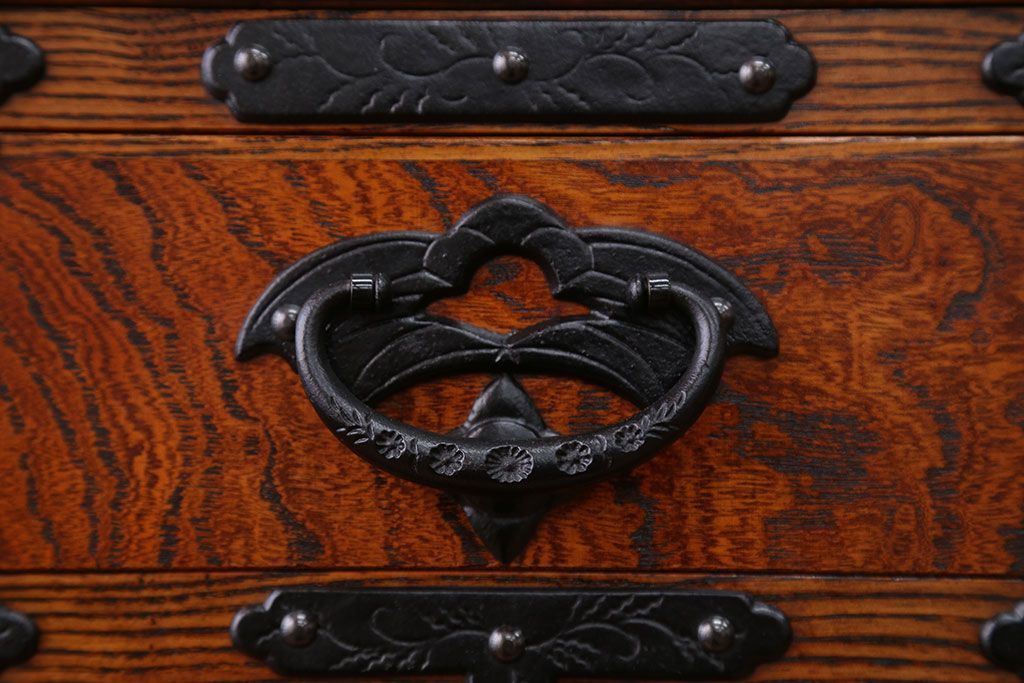 中古　欅材!岩谷堂特注　重ね水屋箪笥(定価70万円)