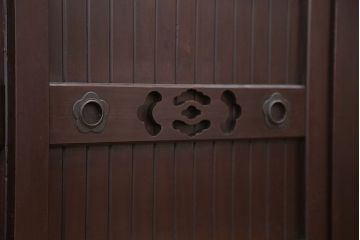 アンティーク家具　古民具・骨董 脚付き水屋箪笥ローボード(テレビ台、キャビネット、収納棚)