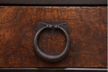 アンティーク家具　古民具・骨董 脚付き水屋箪笥ローボード(テレビ台、キャビネット、収納棚)