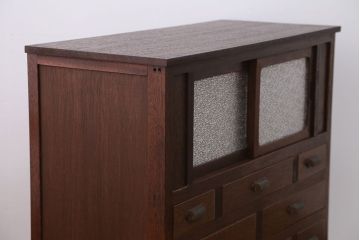 アンティーク家具　和製アンティーク　ダイヤガラス入り!引き出しいっぱい収納棚