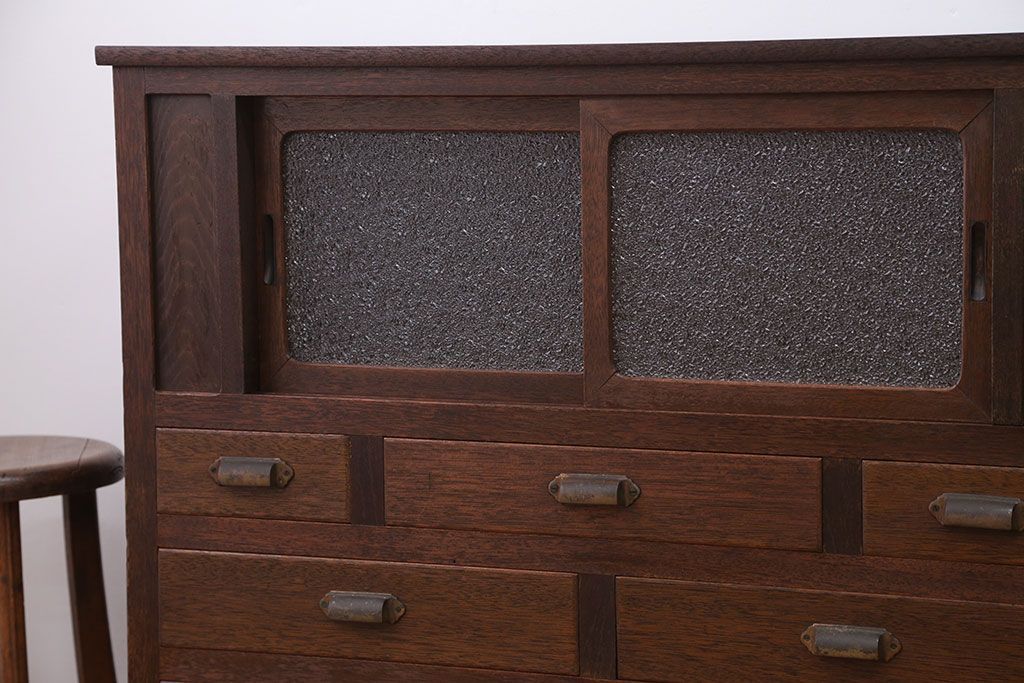 アンティーク家具　和製アンティーク　ダイヤガラス入り!引き出しいっぱい収納棚