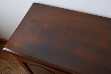 中古　カリモク　コロニアルシリーズ　リビングボード