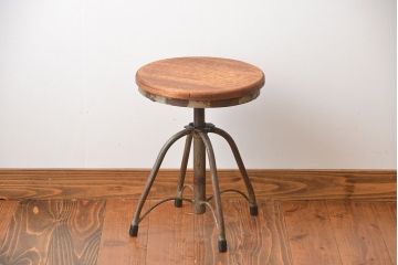アンティーク家具　インダストリアルデザインの回転スツール