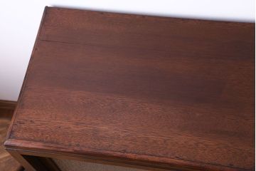 アンティーク家具　シンプルで可愛らしい収納棚