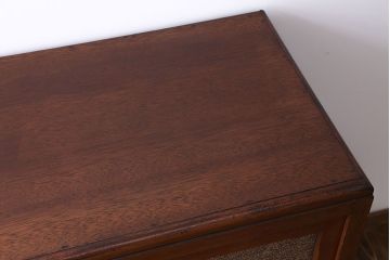 アンティーク家具　シンプルで可愛らしい収納棚