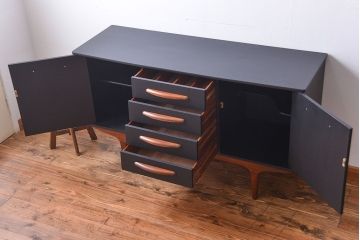 アンティーク家具　アンティークペイント　ミットセンチュリー　サイドボード