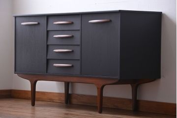 アンティーク家具　アンティークペイント　ミットセンチュリー　サイドボード