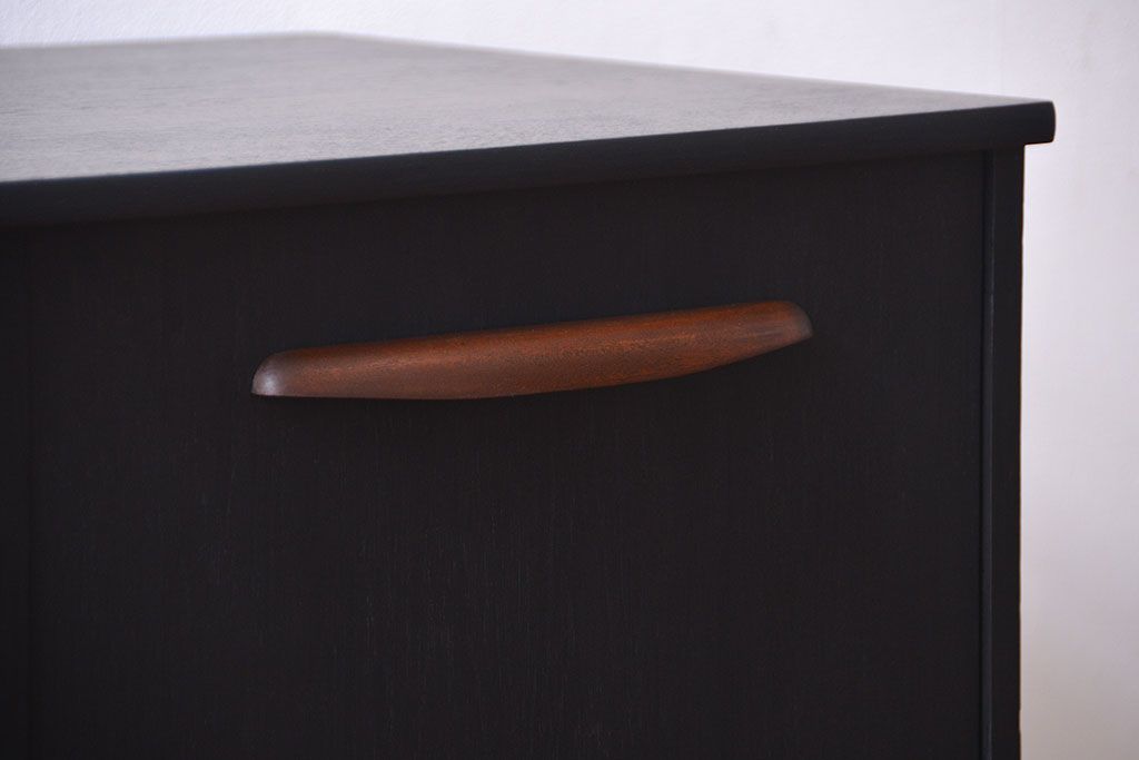 アンティーク家具　アンティークペイント　ミットセンチュリー　サイドボード