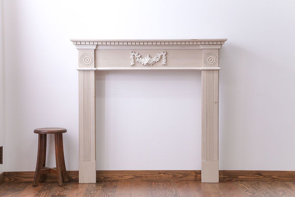 アンティーク雑貨　フランスビンテージ　シンプルなマントルピース