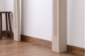 アンティーク雑貨　フランスビンテージ　シンプルなマントルピース