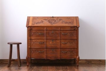 ヴィンテージ家具 フランスビンテージ 彫刻の美しいライティングビューロー