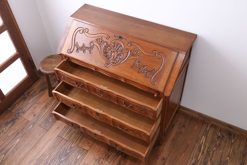 ヴィンテージ家具 フランスビンテージ 彫刻の美しいライティングビューロー