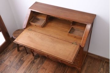 ヴィンテージ家具 フランスビンテージ 彫刻の美しいライティングビューロー