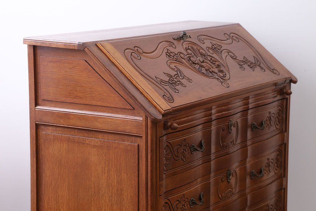 ヴィンテージ家具 フランスビンテージ 彫刻の美しいライティングビューロー