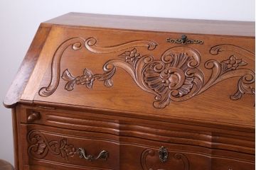 ヴィンテージ家具 フランスビンテージ 彫刻の美しいライティングビューロー