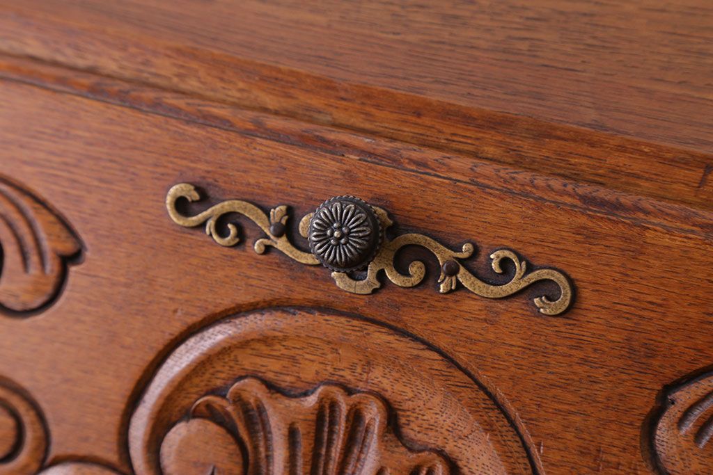 ヴィンテージ家具 フランスビンテージ 彫刻の美しいライティングビューロー