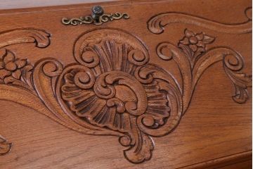 ヴィンテージ家具 フランスビンテージ 彫刻の美しいライティングビューロー