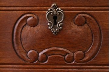 ヴィンテージ家具 フランスビンテージ 彫刻の美しいライティングビューロー