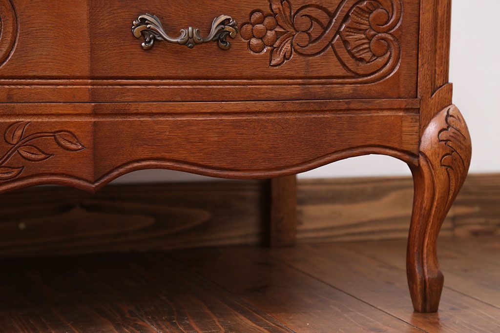 ヴィンテージ家具 フランスビンテージ 彫刻の美しいライティングビューロー