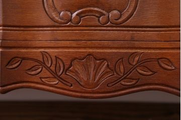 ヴィンテージ家具 フランスビンテージ 彫刻の美しいライティングビューロー