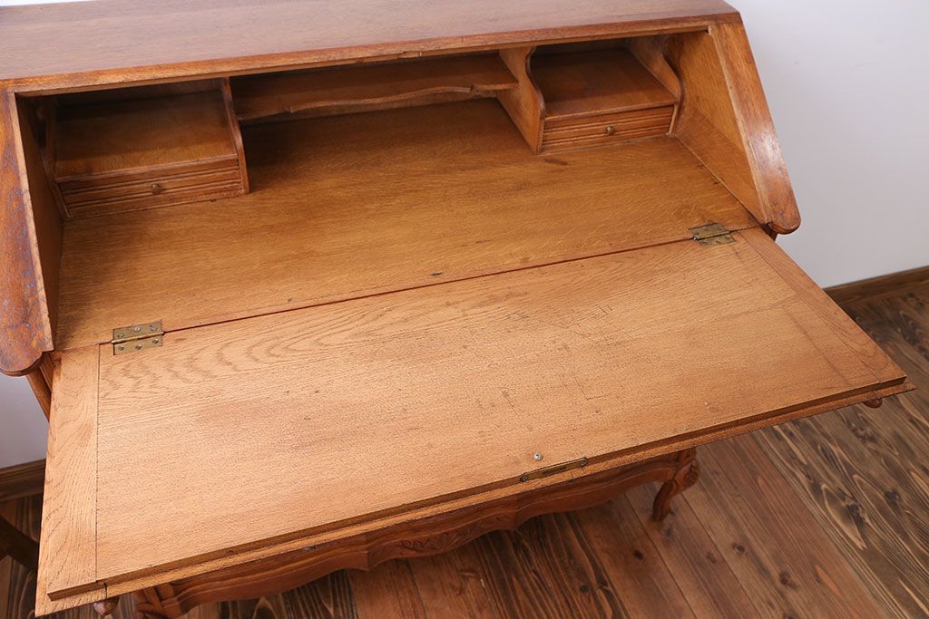 ヴィンテージ家具 フランスビンテージ 彫刻の美しいライティングビューロー