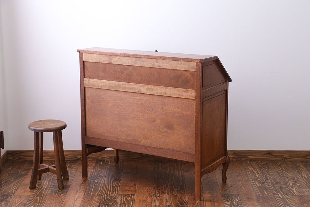 ヴィンテージ家具 フランスビンテージ 彫刻の美しいライティングビューロー