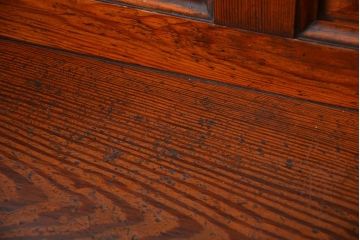 アンティーク家具　イギリスアンティーク　パイン材のチャーチベンチ