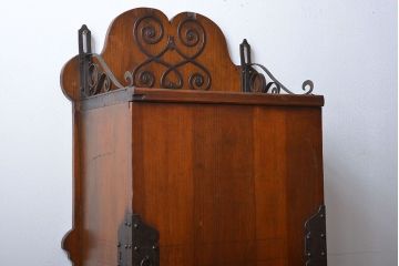 アンティーク家具　イギリスアンティーク　ウォールラック(壁掛け収納、吊戸棚)