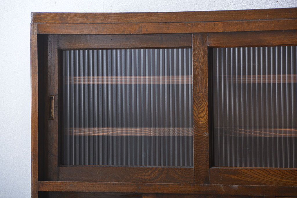 レトロ家具　昭和レトロ　味わい深い食器棚