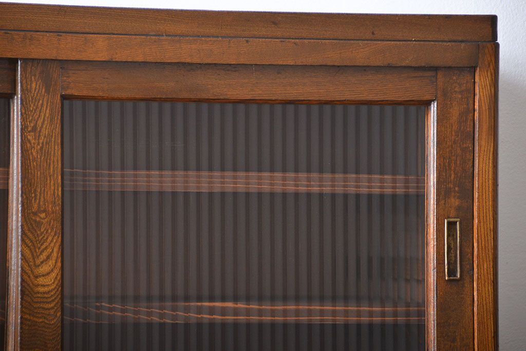 レトロ家具　昭和レトロ　味わい深い食器棚