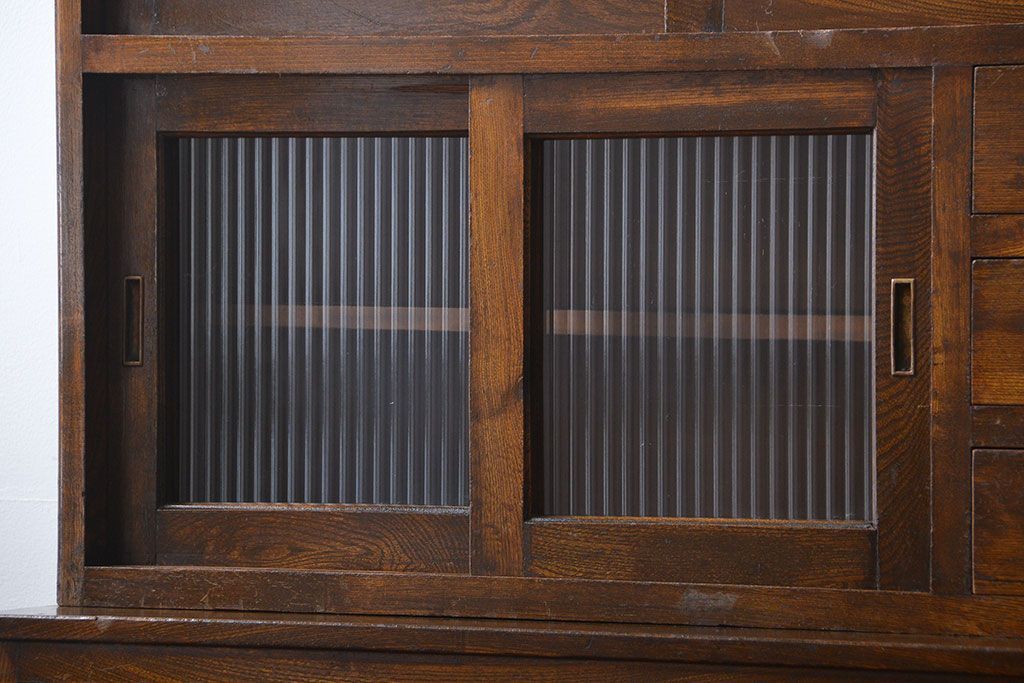 レトロ家具　昭和レトロ　味わい深い食器棚