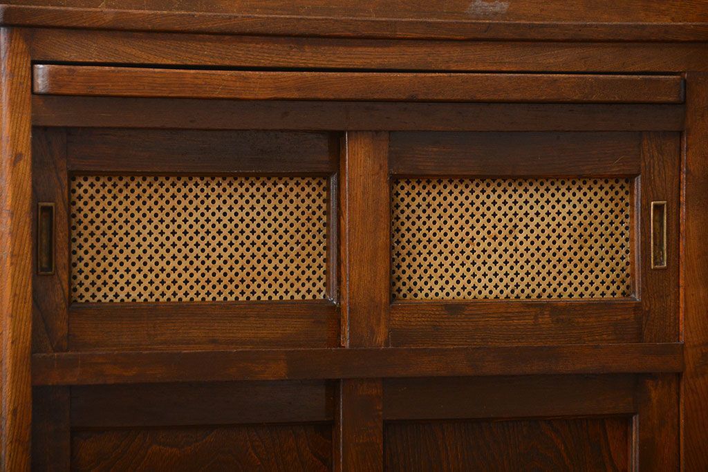 レトロ家具　昭和レトロ　味わい深い食器棚