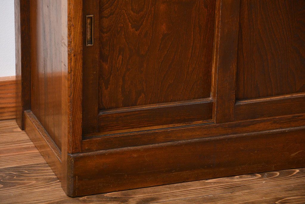 レトロ家具　昭和レトロ　味わい深い食器棚