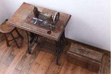 アンティーク雑貨　イギリスアンティーク　ジャンク品　R.STERNのミシン